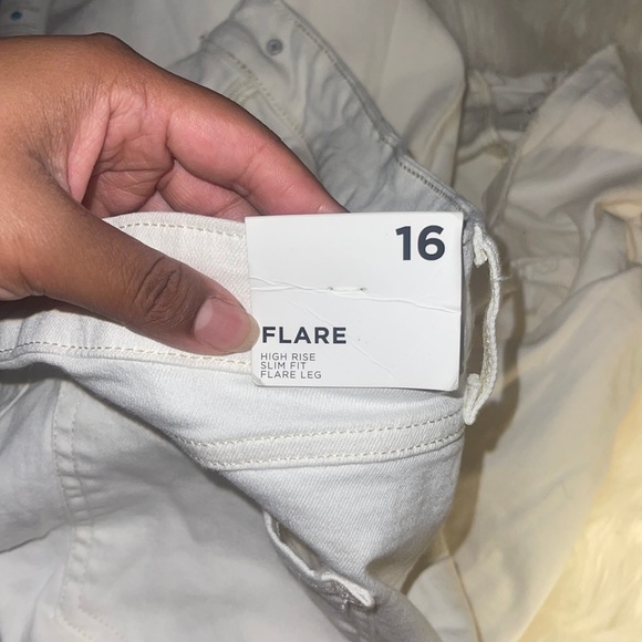 BRAND NEW (NEVER WORN) Plus Size High-Rise Flare Jeans 👖 - Picture 4 of 14